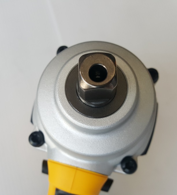 บล๊อก1/2ไร้สาย18V DCF894N DEWALT