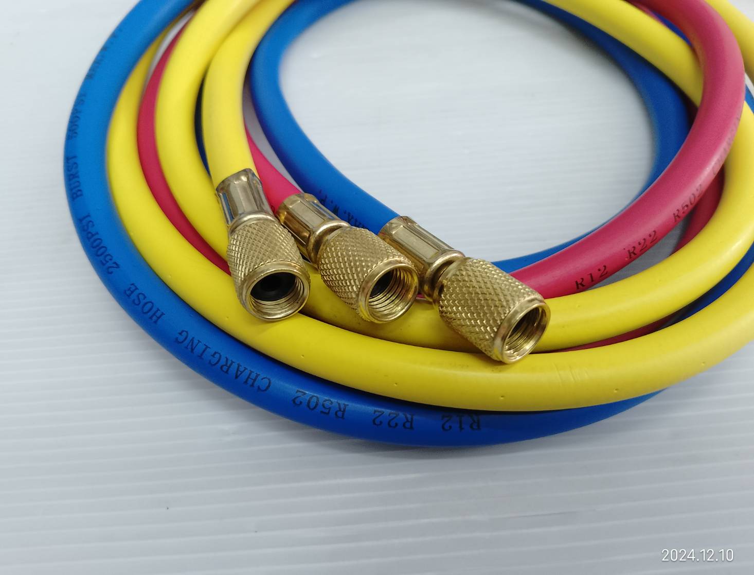 FLASH ชุดเกจวัดน้ำยาแอร์ พร้อมสาย 36 นิ้ว และอุปกรณ์ครบชุด R410, R32, R134A, R22 No.FS-AC002