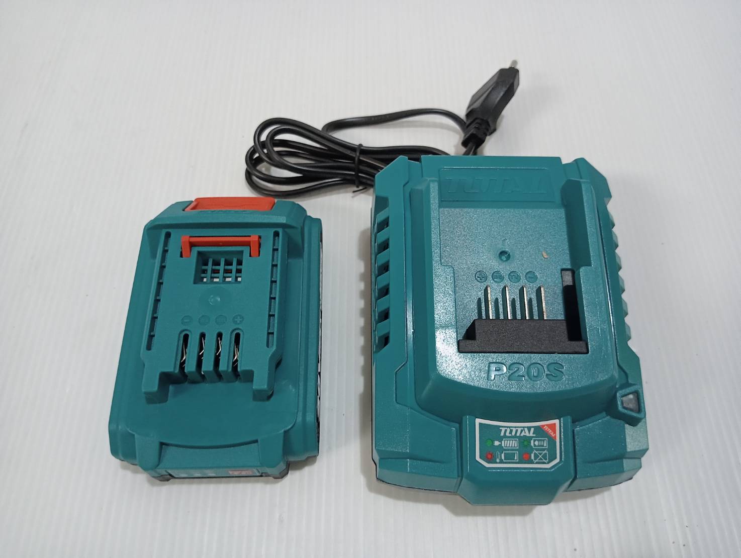 เครื่องเป่าลมไร้สาย 20V TABLI200181 TOTAL ((แบตเตอรี่ 1 ก้อน + แท่นชาร์จ )