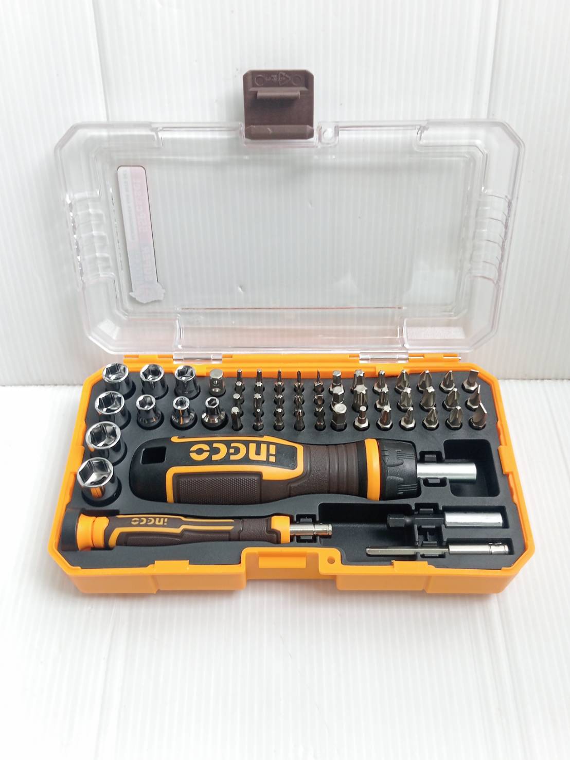 INGCO ชุดดอกไขควง 55 ชิ้น พร้อมด้ามจับ 2 แบบ HKSDB0558