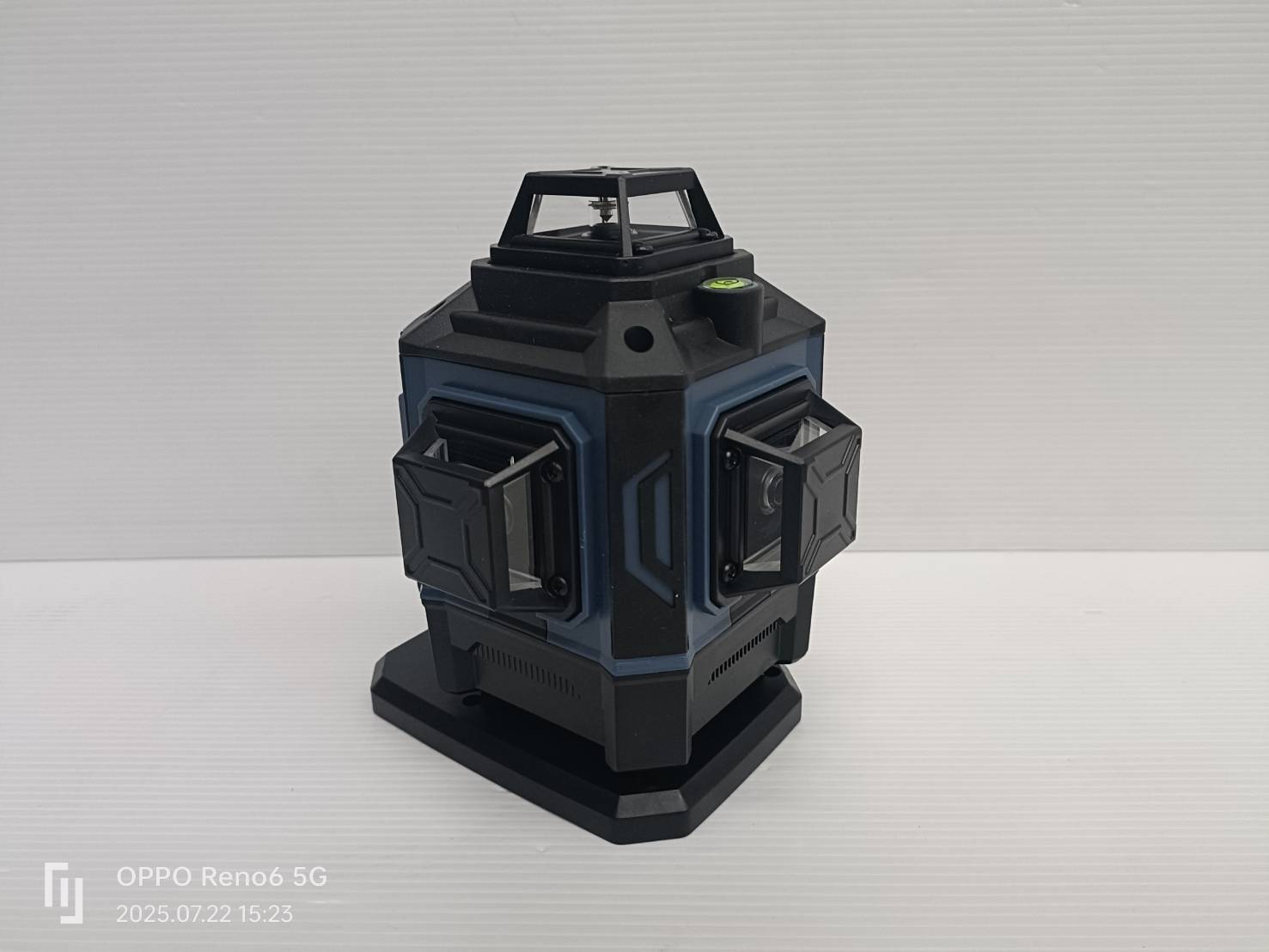 MASARU SMLG-325 เครื่องวัดระดับเลเซอร์แบบแสงสีเขียว 16 เส้น 20V