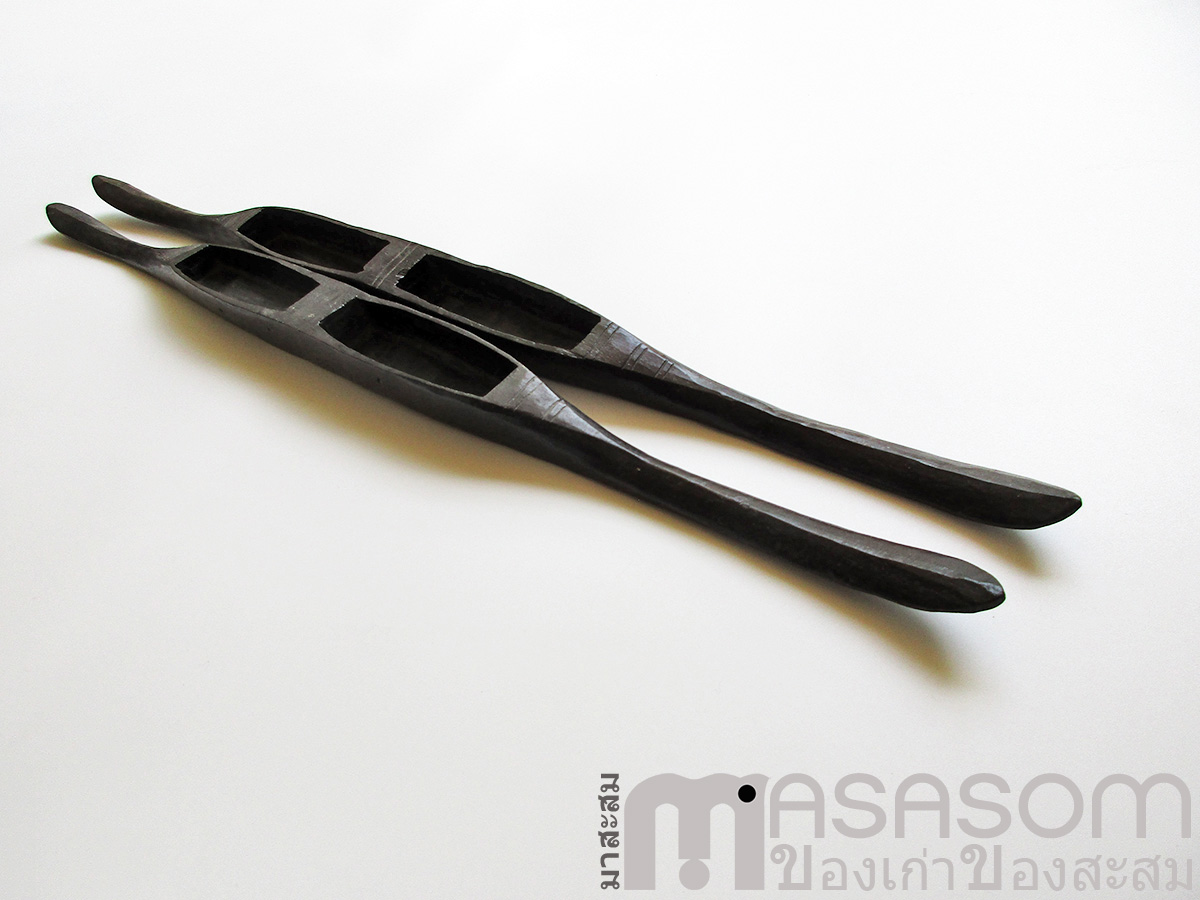 กระสวยทอผ้าเก่า