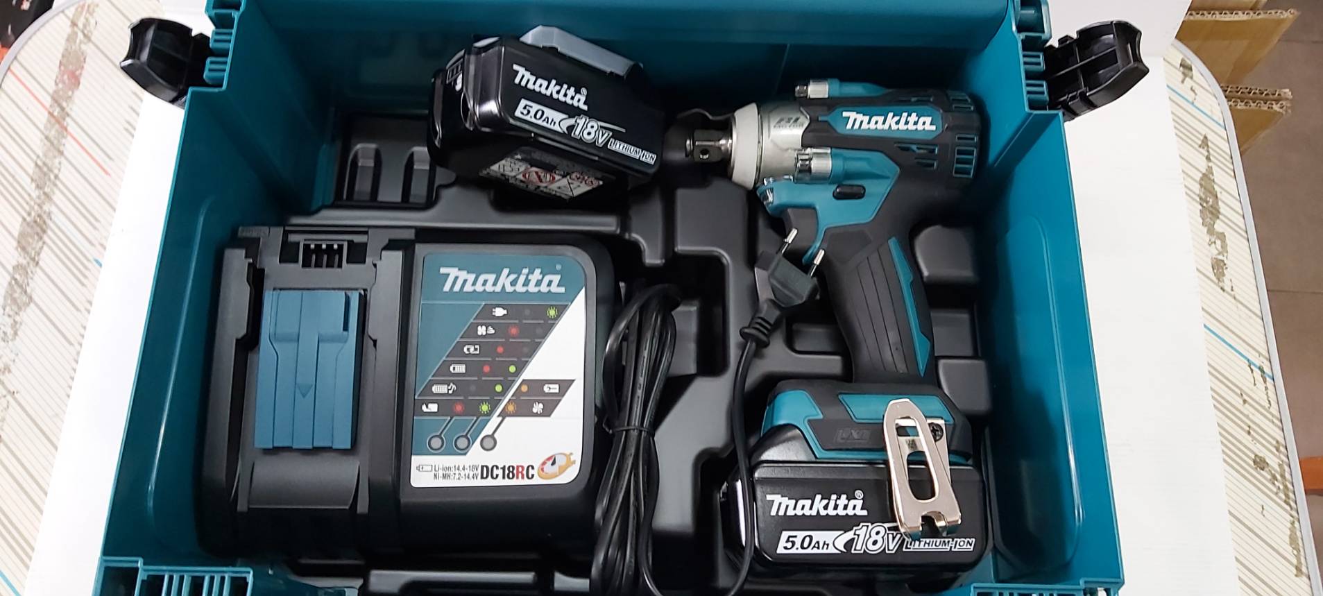 บล๊อกไร้สาย1/2 DTW300RTJ MAKITA