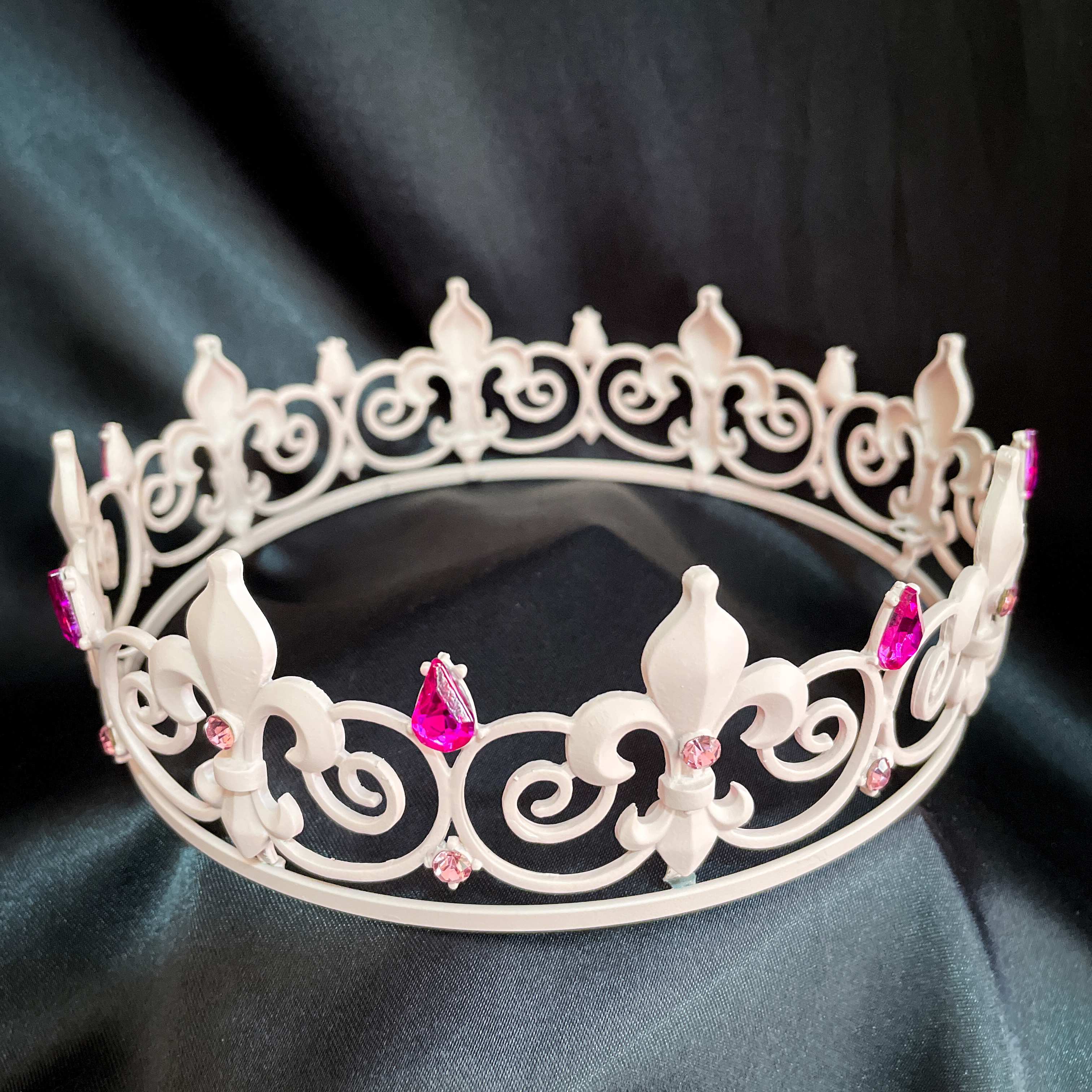(พร้อมส่ง) มงกุฏผู้ชาย 026 สีชมพู มงกุฎผู้ชาย มงกุฎเจ้าชาย งานสวย ปราณีต QCเพชรทุกเม็ด