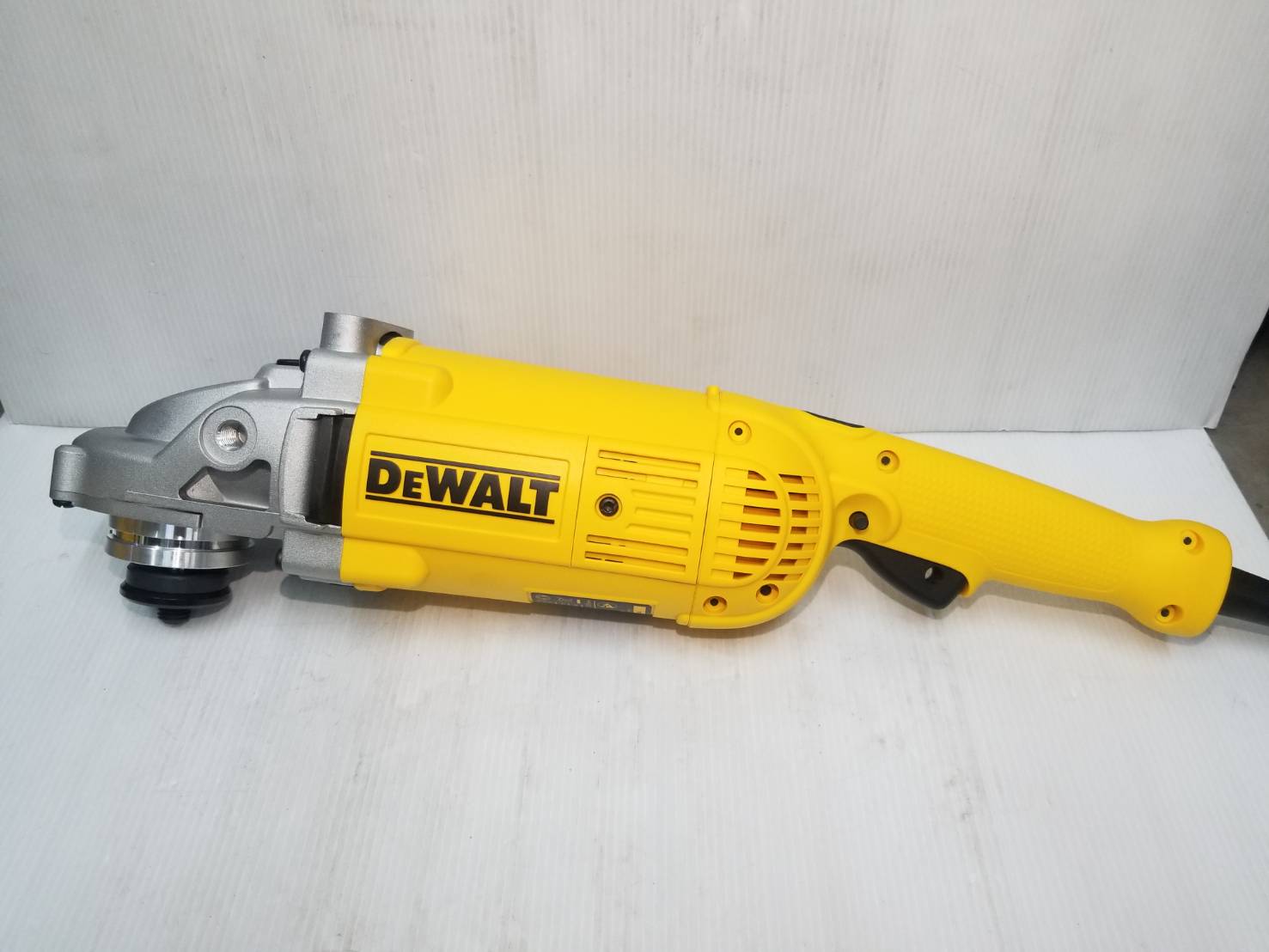 หินเจียรไฟฟ้า 9 นิ้ว 2200W DWE492 DEWALT