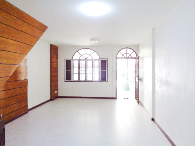 🚩H1254 ขายทาวน์เฮ้าส์ 16 ตารางวา หมู่บ้านเสนาวิลล่า2 ซอยคู้บอน27 แยก50 รีโนเวทใหม่ทั้งหลัง เดินทางสะดวก ใกล้แหล่งชุมชน