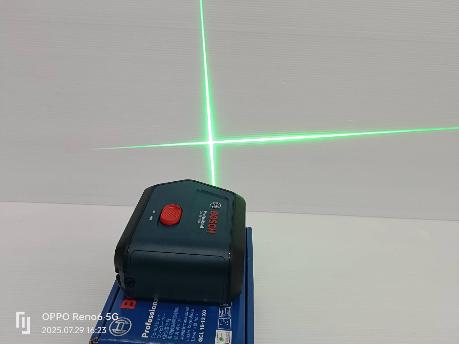 เลเซอร์กำหนดจุดและเส้นระดับ3.6V GCL15-12XG BOSCH 0601066TK0