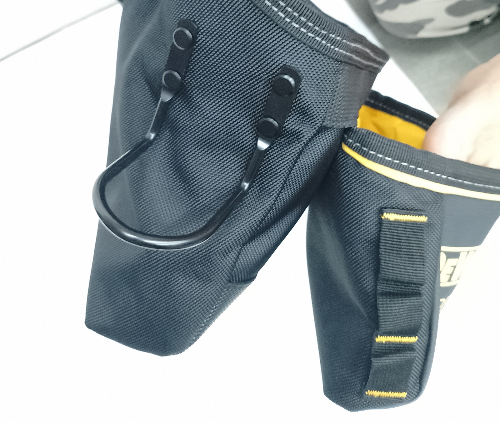 กระเป๋าเครื่องมือช่าง พร้อมเข็มขัด DWST40101 DEWALT