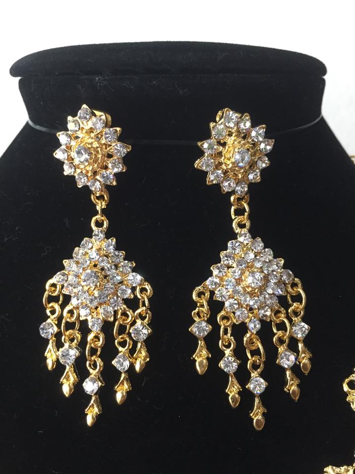 (พร้อมส่ง) เครื่องประดับไทยสร้อยคอ+ต่างหู 008