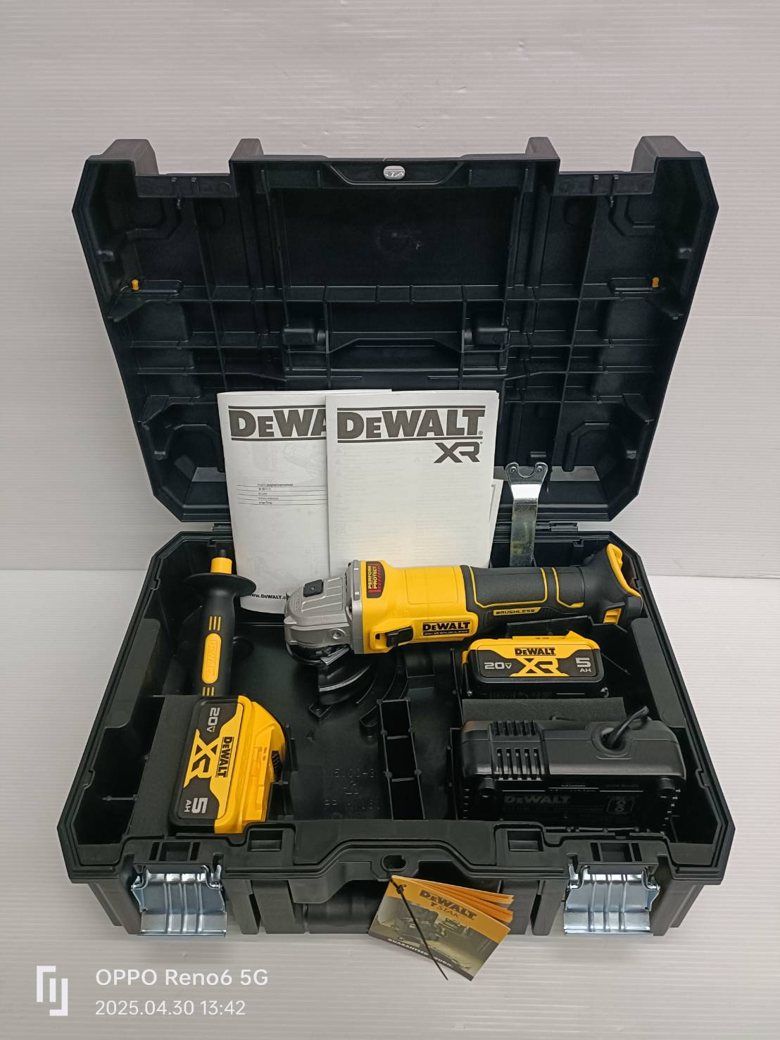 หินเจียรไร้สาย4" 20V DCG407P2T-B1 DEWALT (ครบชุด)
