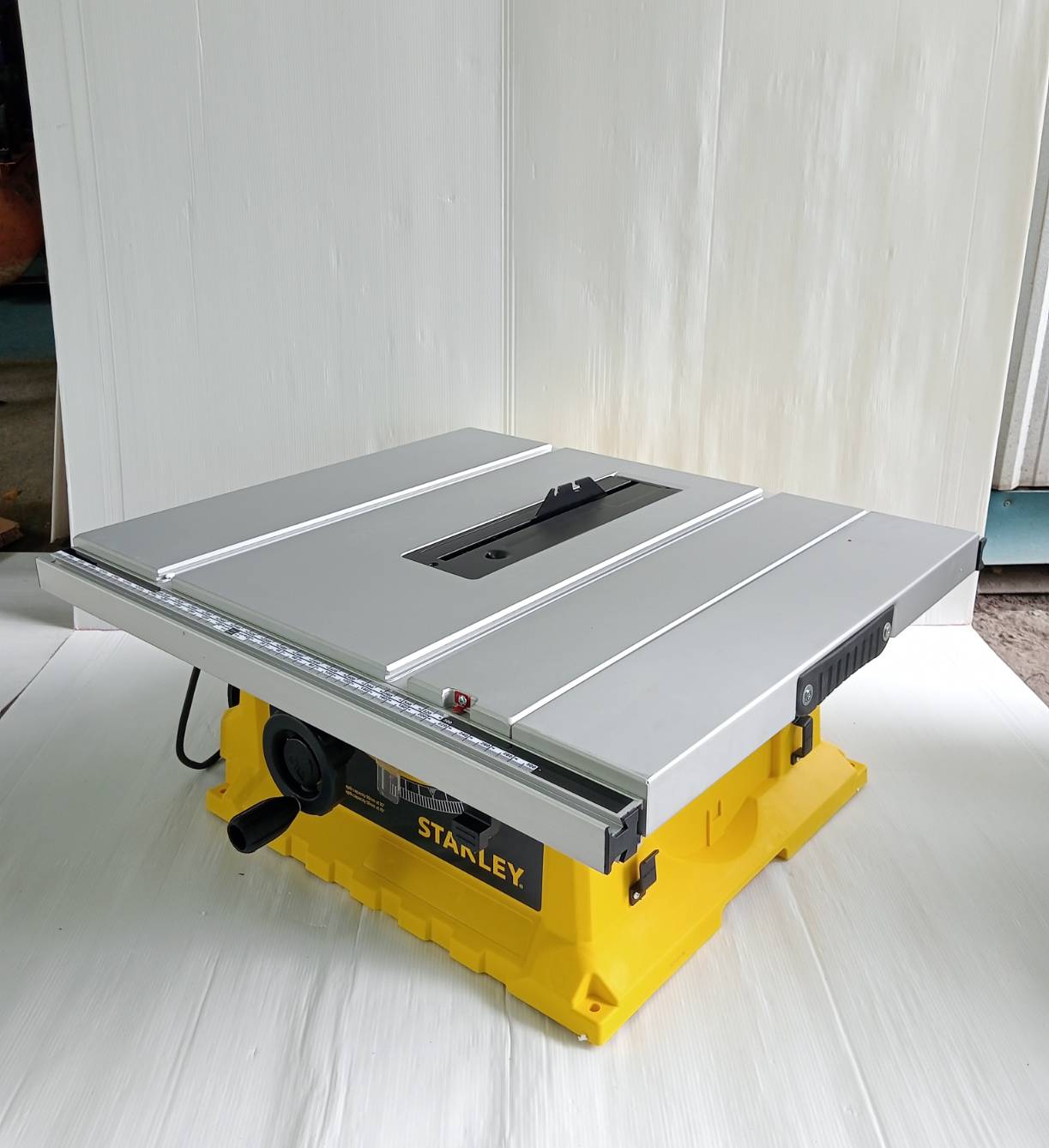 โต๊ะแท่นเลื่อย10" SST2001-B1 STANLEY