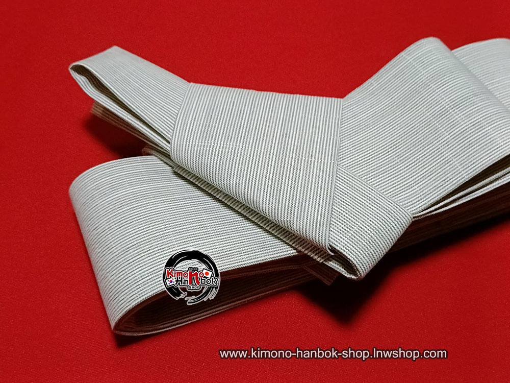 ยูกาตะชายสีเทา