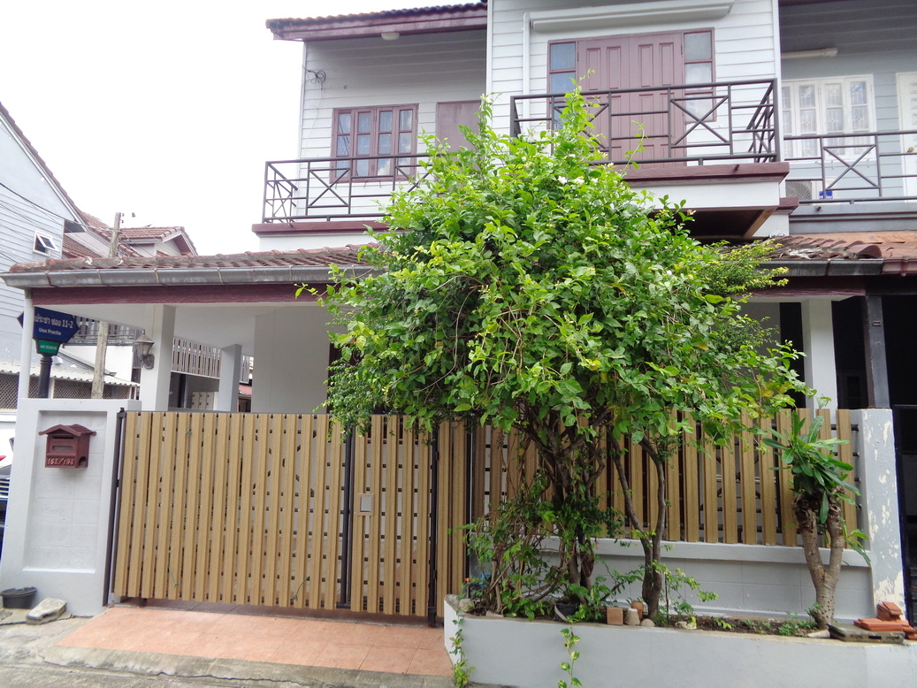 🚩 H1279 ขายทาวน์โฮม 2ชั้น หลังมุม 22.6 ตารางวา หมู่บ้านเอื้อประชา7 ซอยนวลจันทร์56 แยก7 ทำเลดี ใกล้ทางด่วน ใกล้รถไฟฟ้า