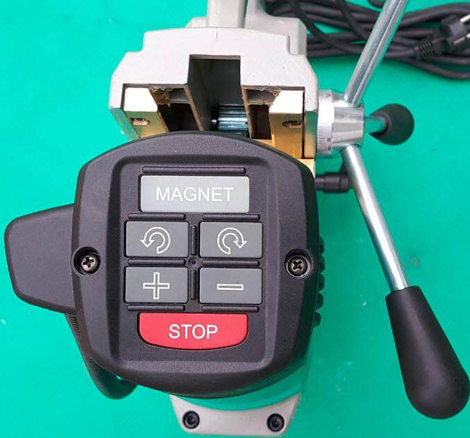 สว่านแท่นแม่เหล็ก รุ่น AJC02-23 (ปรับรอบได้) DCA