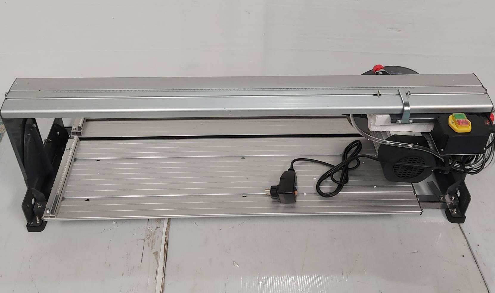 โต๊ะตัดกระเบื้อง36" (90ซม.)ใส่ใบ10" พร้อมขาตั้ง TS6112501 TOTAL