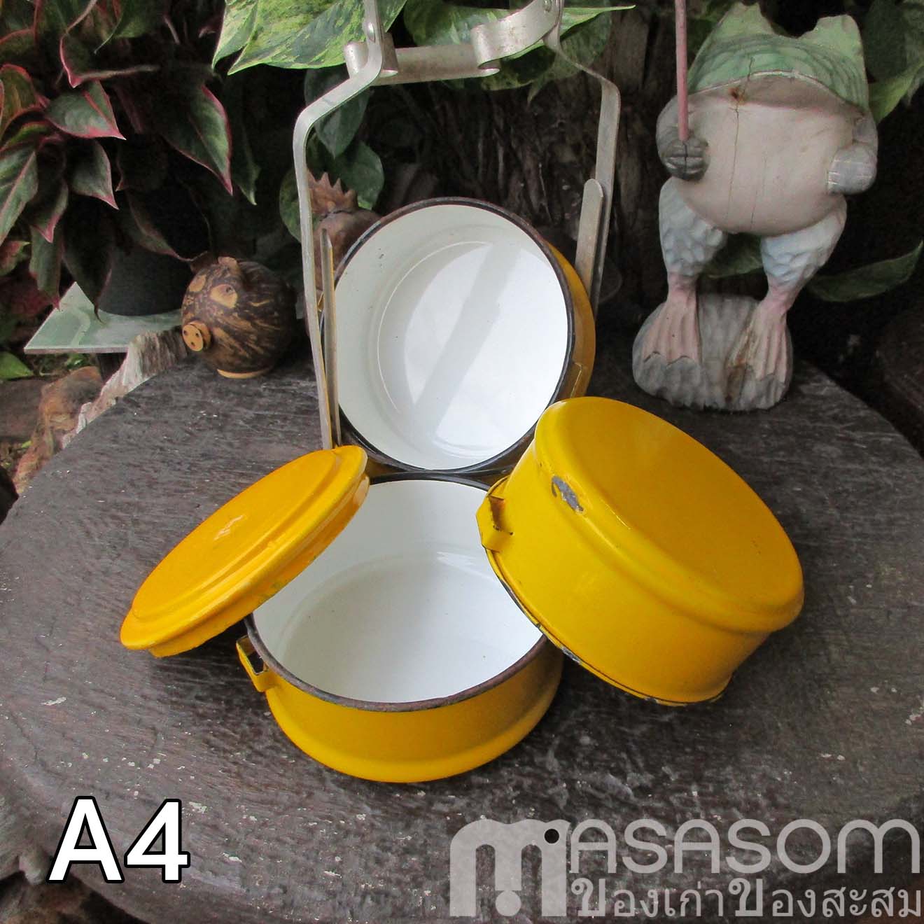 ปิ่นโตเคลือบสีเหลือง