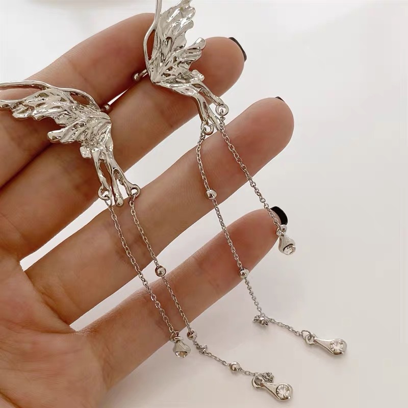 (พร้อมส่ง) EarCuff 007 Angel wings เมทัลลิคพู่ยาว ได้ทั้งคู่ ไม่ต้องเจาะหู ร้านคนไทย คุยง่าย ส่งเร็ว