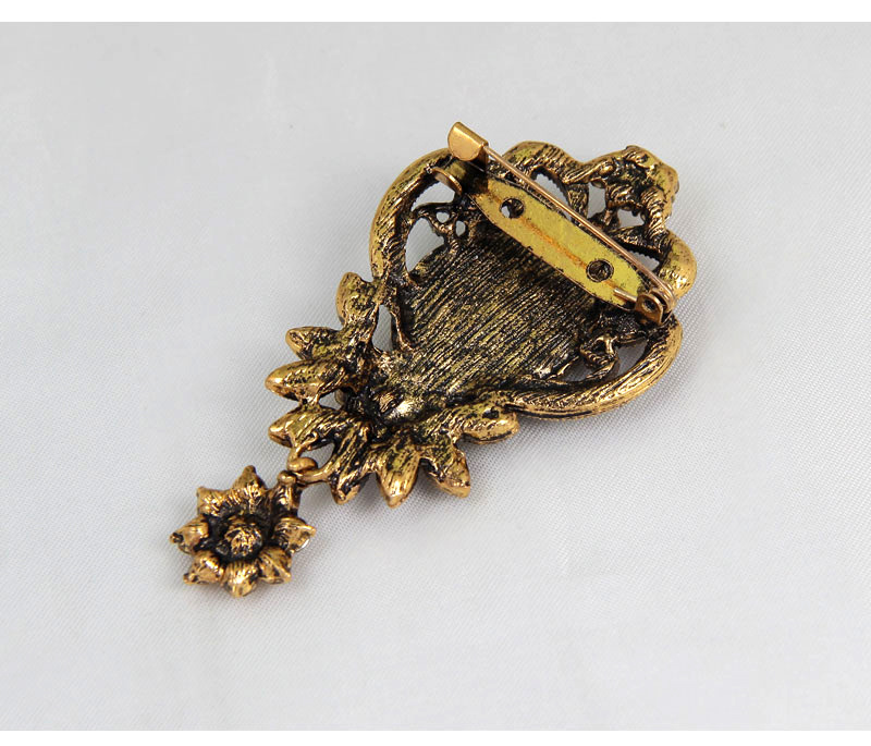 (พร้อมส่ง) เข็มกลัด 070