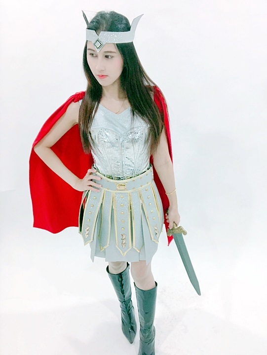 ชุดนักรบโรมันหญิงสีเงิน