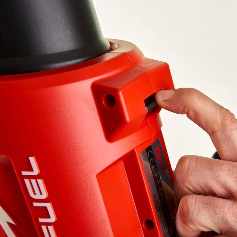 เครื่องเป่าลมไร้สาย 18 โวล์ท รุ่น M18 FUEL M18 FBL-0 MILWAUKEE (เครื่องเปล่า)