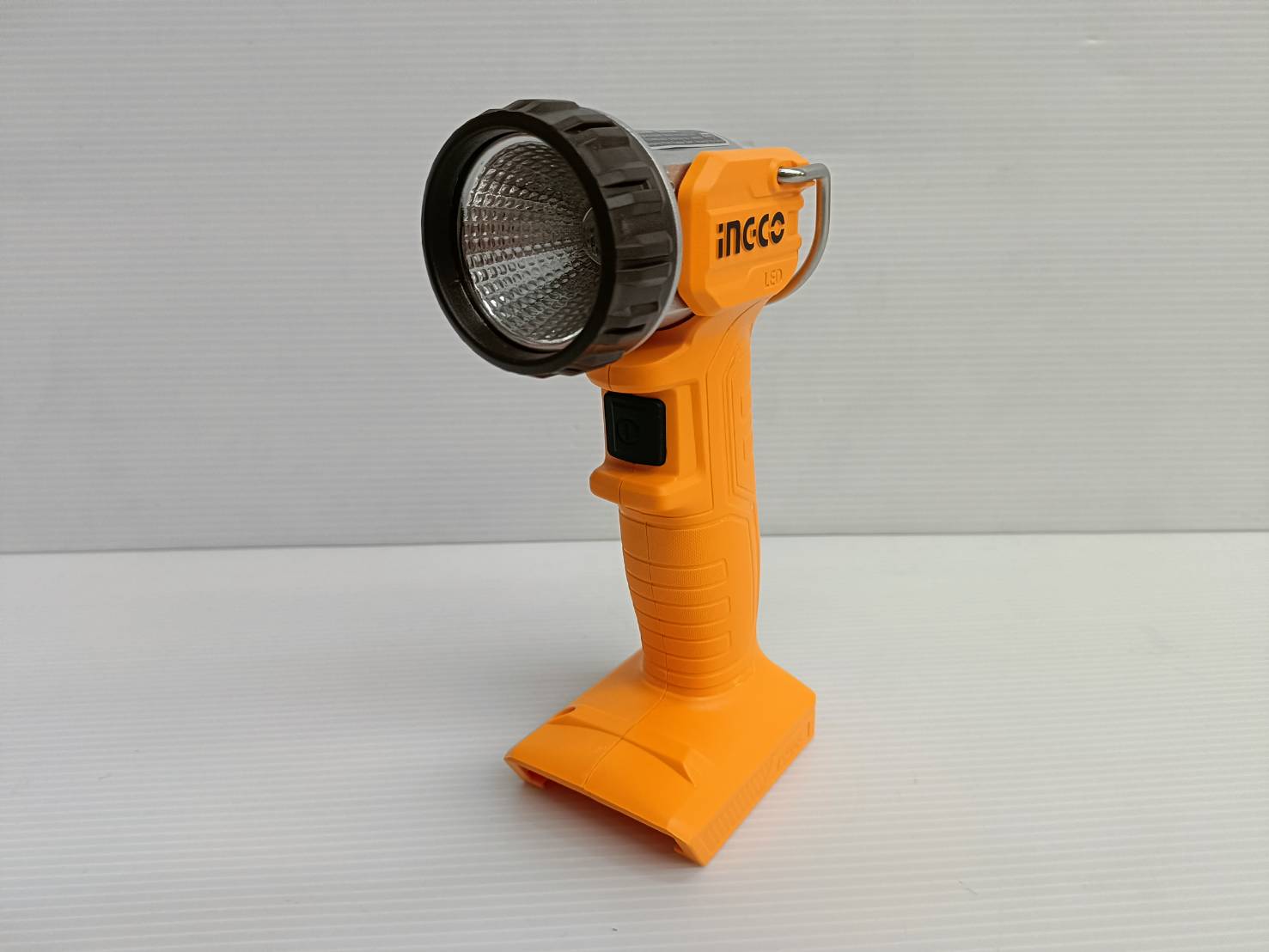 INGCO ไฟฉายLED 20V ปรับหัวได้ 90โองศา 5W รุ่น CWLI2038 (ตัวเปล่า)