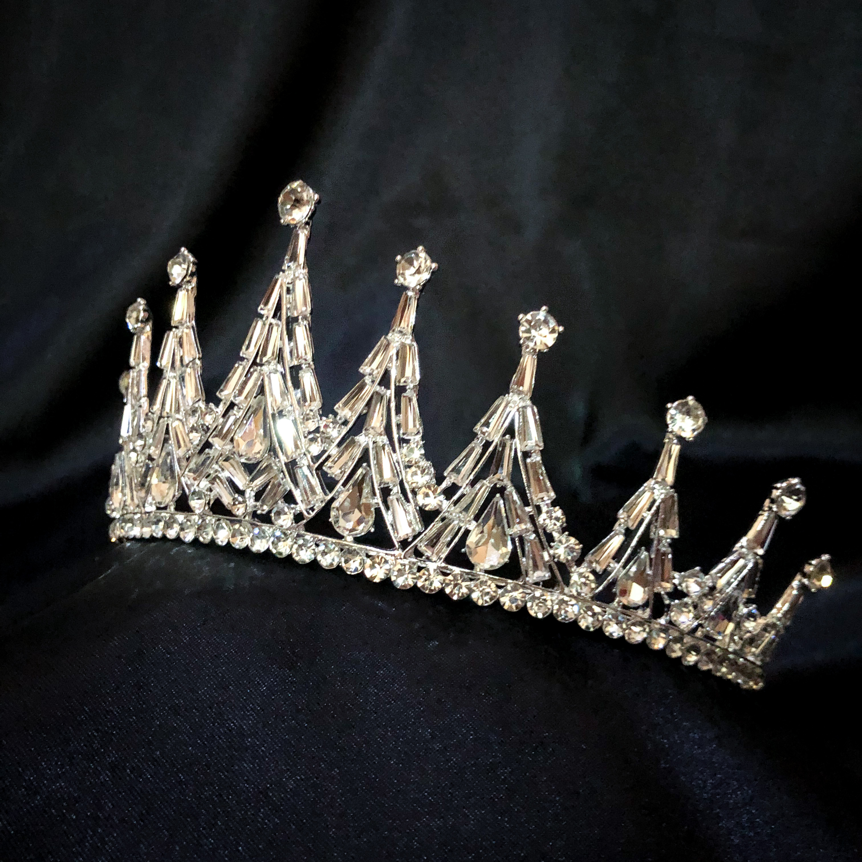 (พร้อมส่ง) เทียร่า 285 สีเงิน มงกุฎนางงาม มงกุฎเจ้าหญิง งานสวย ปราณีต QCเพชรทุกเม็ด สินค้าพร้อมส่งจากไทย