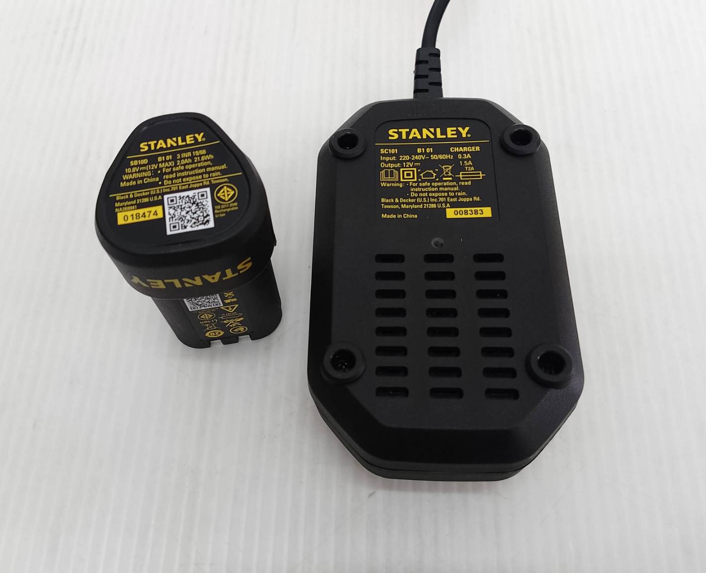 STANLEY รุ่น SCH10D2K-B1 สว่านกระแทกไร้สาย 12V Max พร้อมแบตเตอรี่ 2.0AHx2
