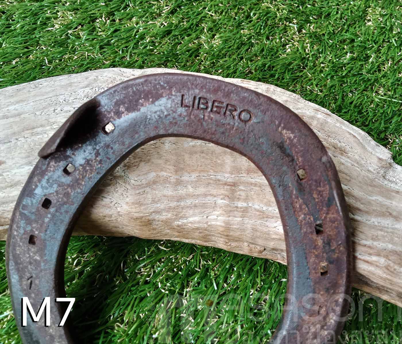 เกือกม้าเก่า วัตถุมงคลนำโชค