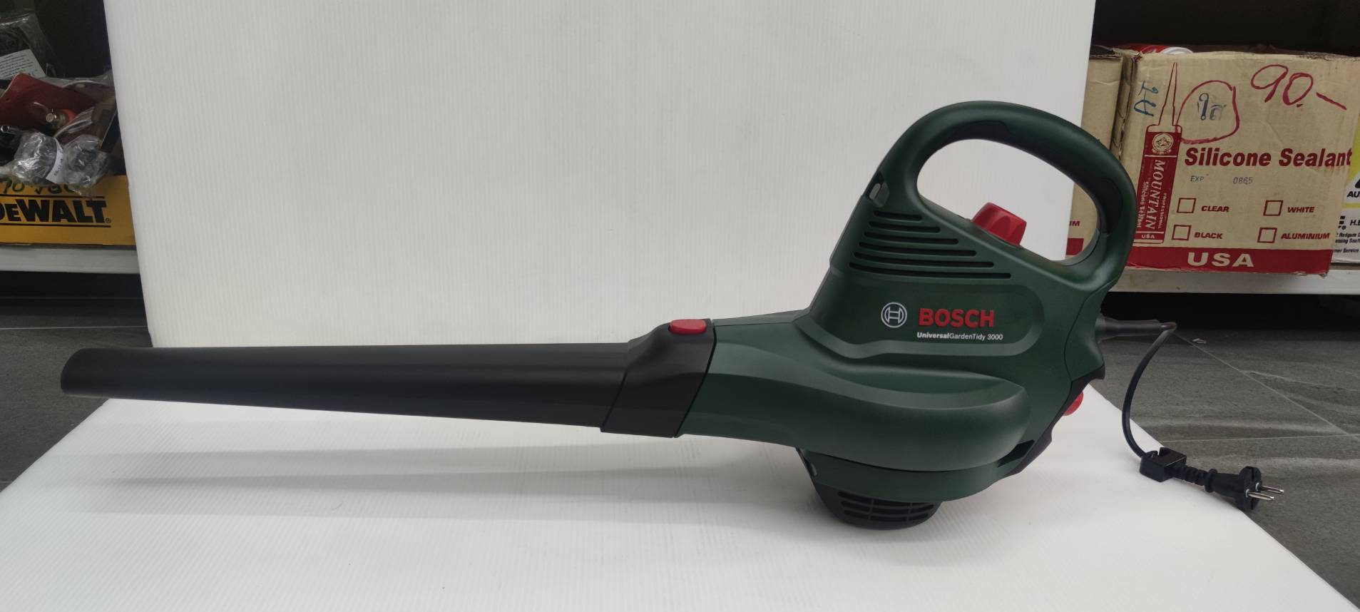 เครื่องดูดเป่าใบไม้ UniversalGardenTidy 3000 BOSCH