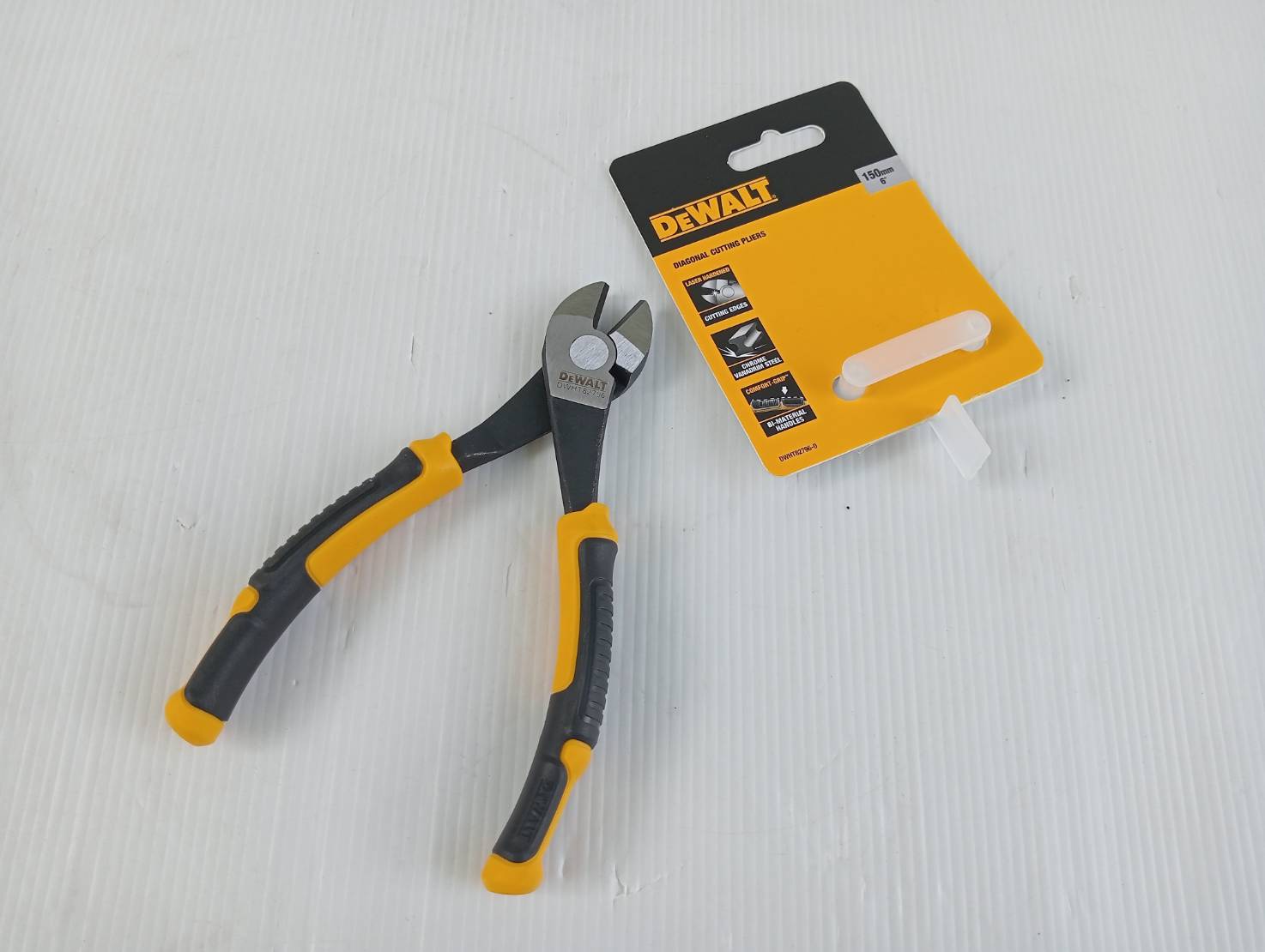 DEWALT รุ่น DWHT82796-0 คีมตัด DEWALT ขนาด 160 มม.