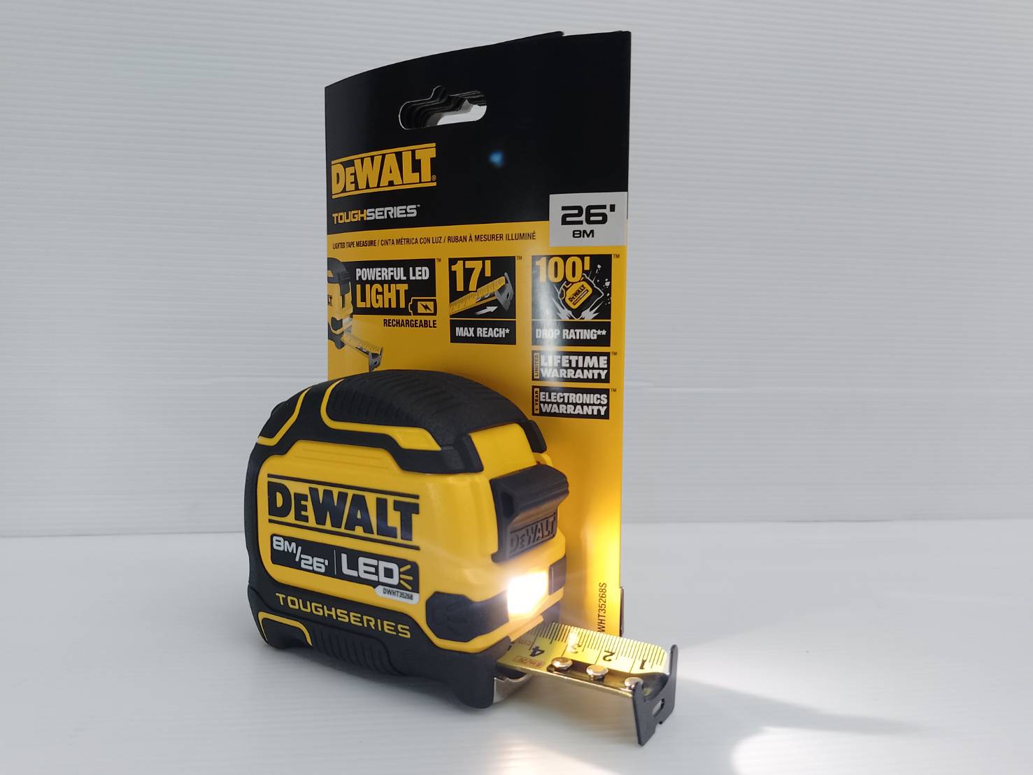 ตลับเมตร8เมตร DWHT35268S DEWALT (มีไฟLED)
