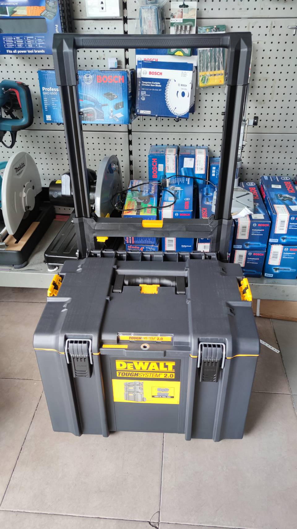 กล่องใส่เครื่องมือ+ถาด+มีล้อ DWST83295-1 DEWALT TOUGHSYSTEM2.0