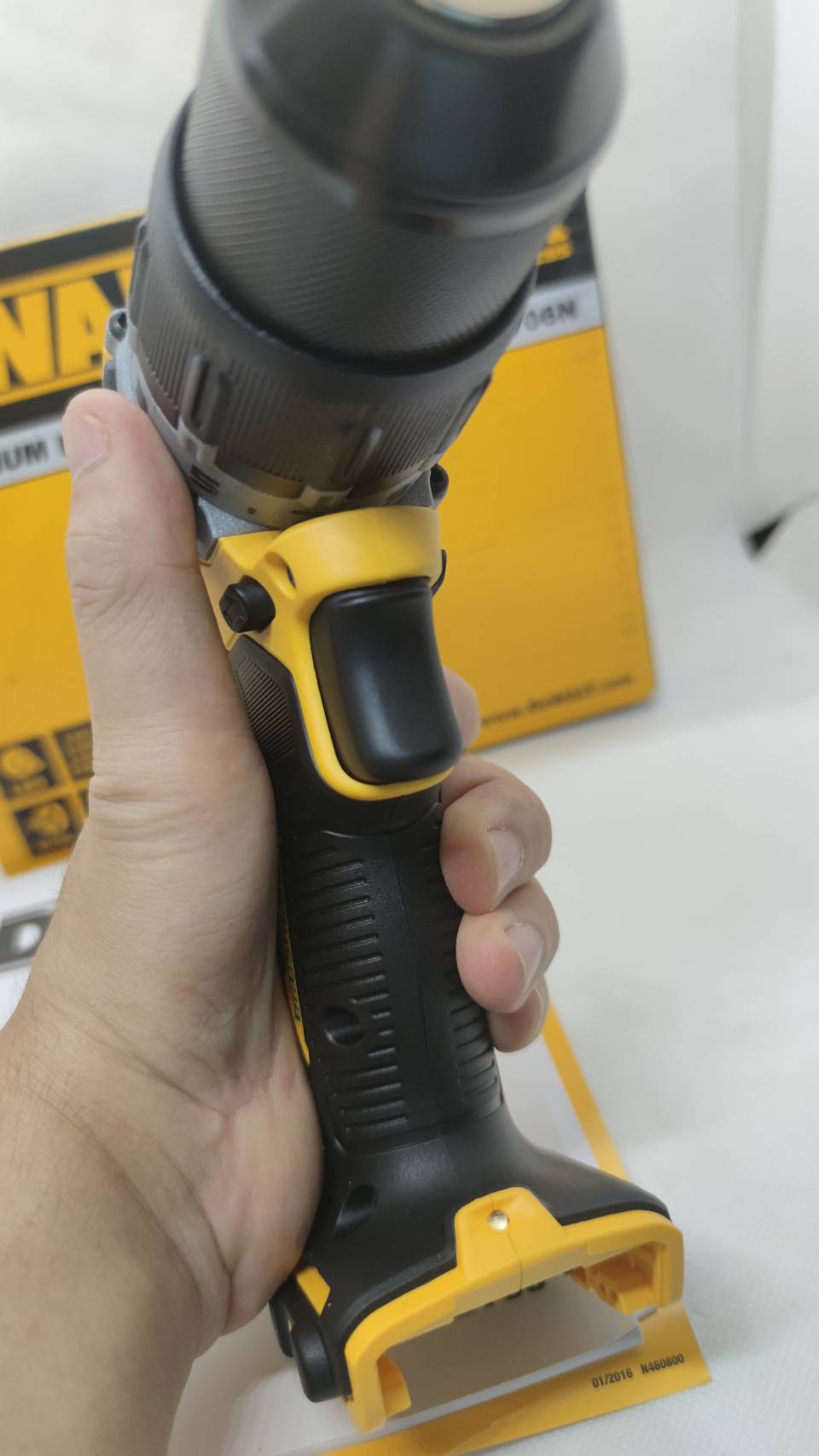 สว่านกระแทก12V DCD706N DEWALT