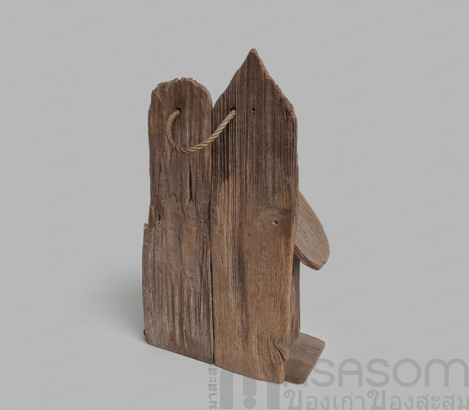 ตู้จดหมายไม้เก่า