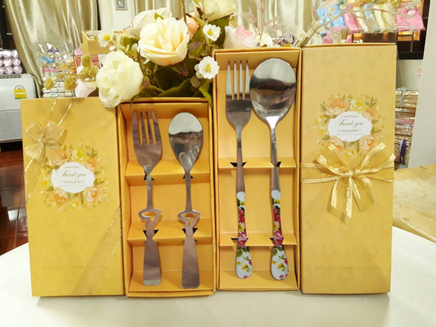 ช้อนส้อมกล่องเขียวมิ้นต์ ชุดใหญ่ (ขนาด 7.5x20 เซน)