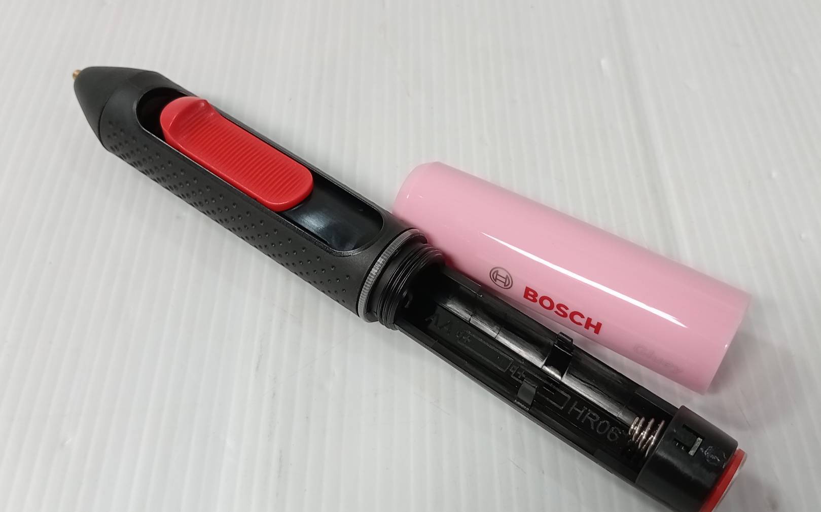 ปากกายิงกาวร้อนไร้สาย Gluey BOSCH สีชมพู Cupcake