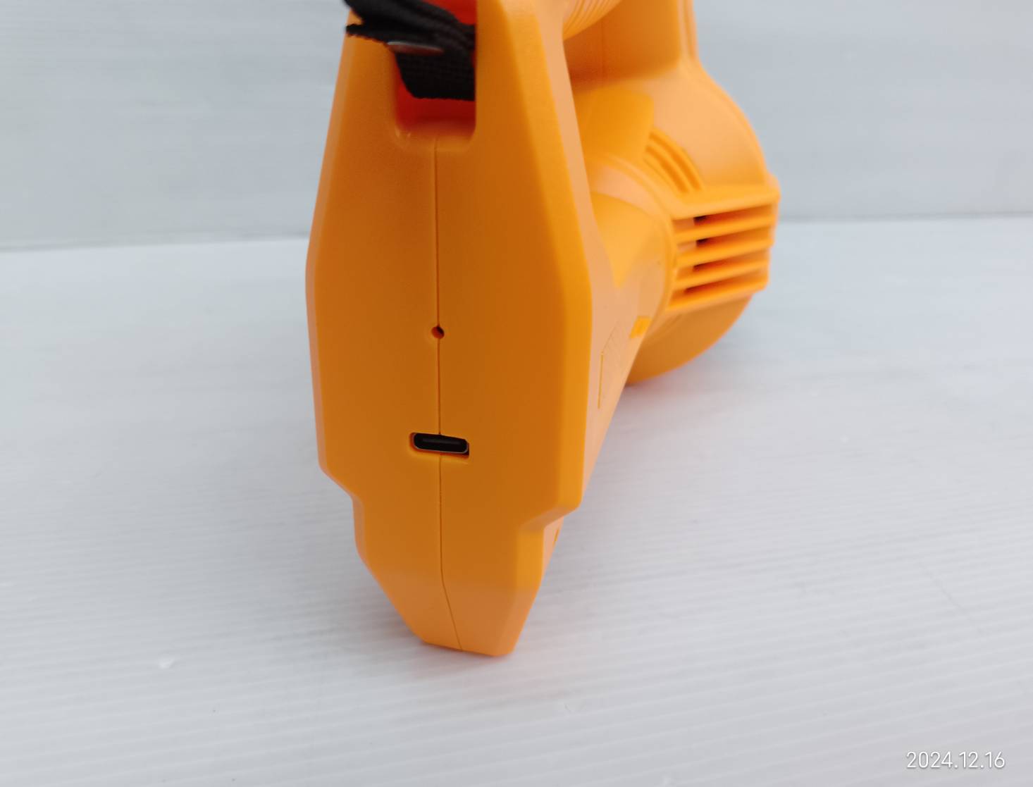 INGCO เครื่องดูดฝุ่นไร้สาย 12V CVLI2026 (เครื่องเปล่า)