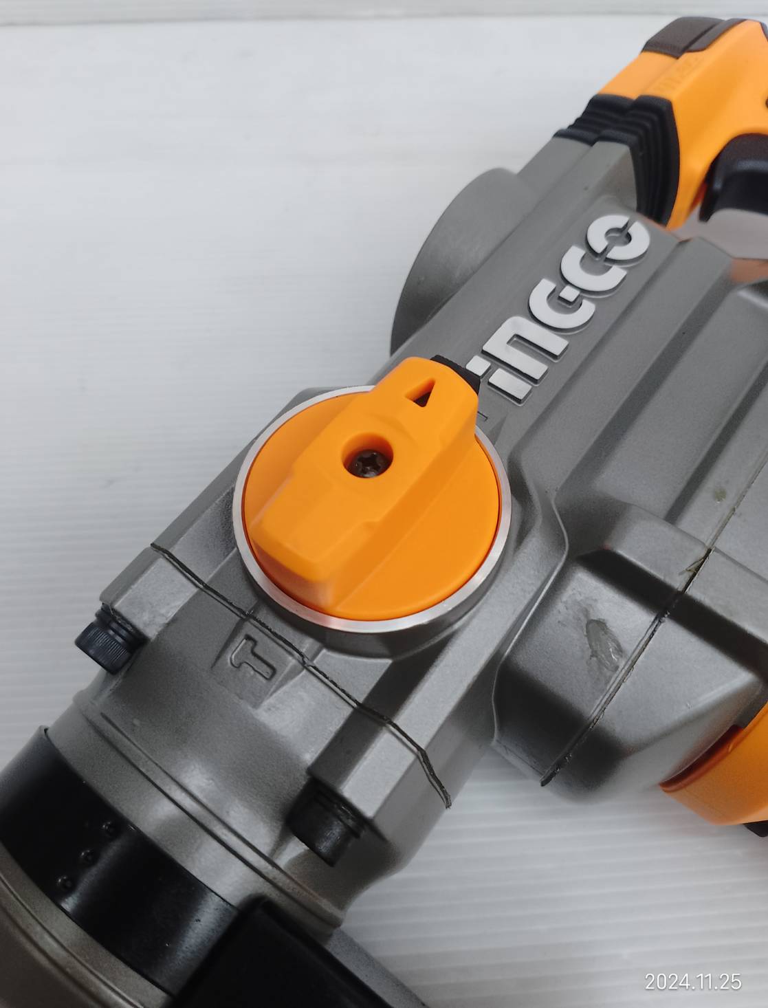 INGCO สว่านโรตารี่ 1600W Chipping Gun SDS-MAX RH1600388