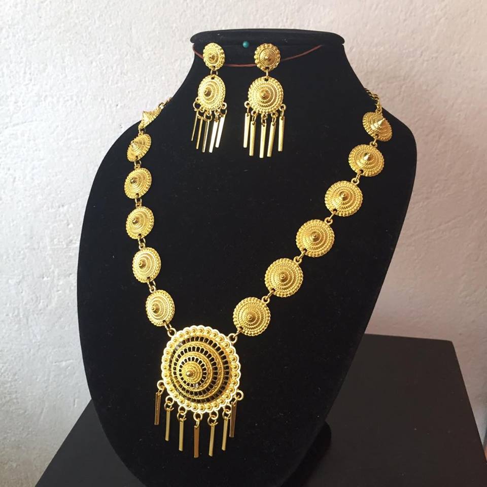 (พร้อมส่ง) เครื่องประดับไทยสร้อยคอ+ต่างหู 001