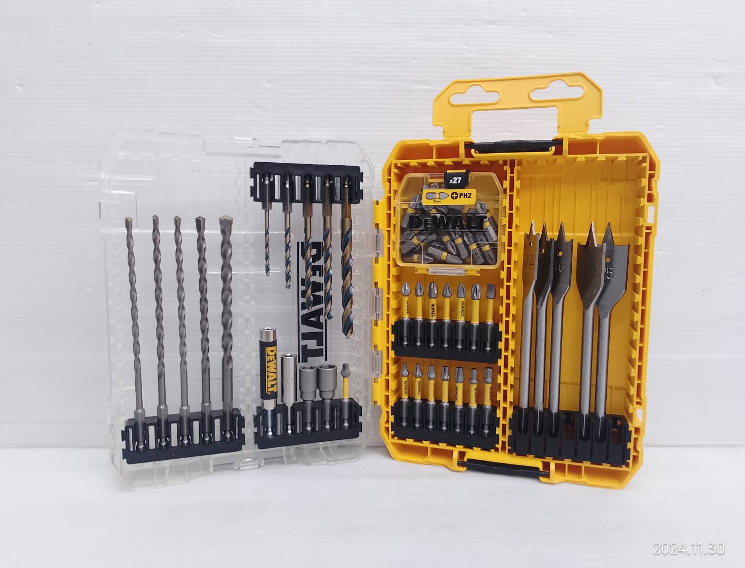 ชุดดอกไขควง DEWALT 100 ปี ให้ดอกสว่านมากถึง 61 ชิ้น รุ่น DWACS61P
