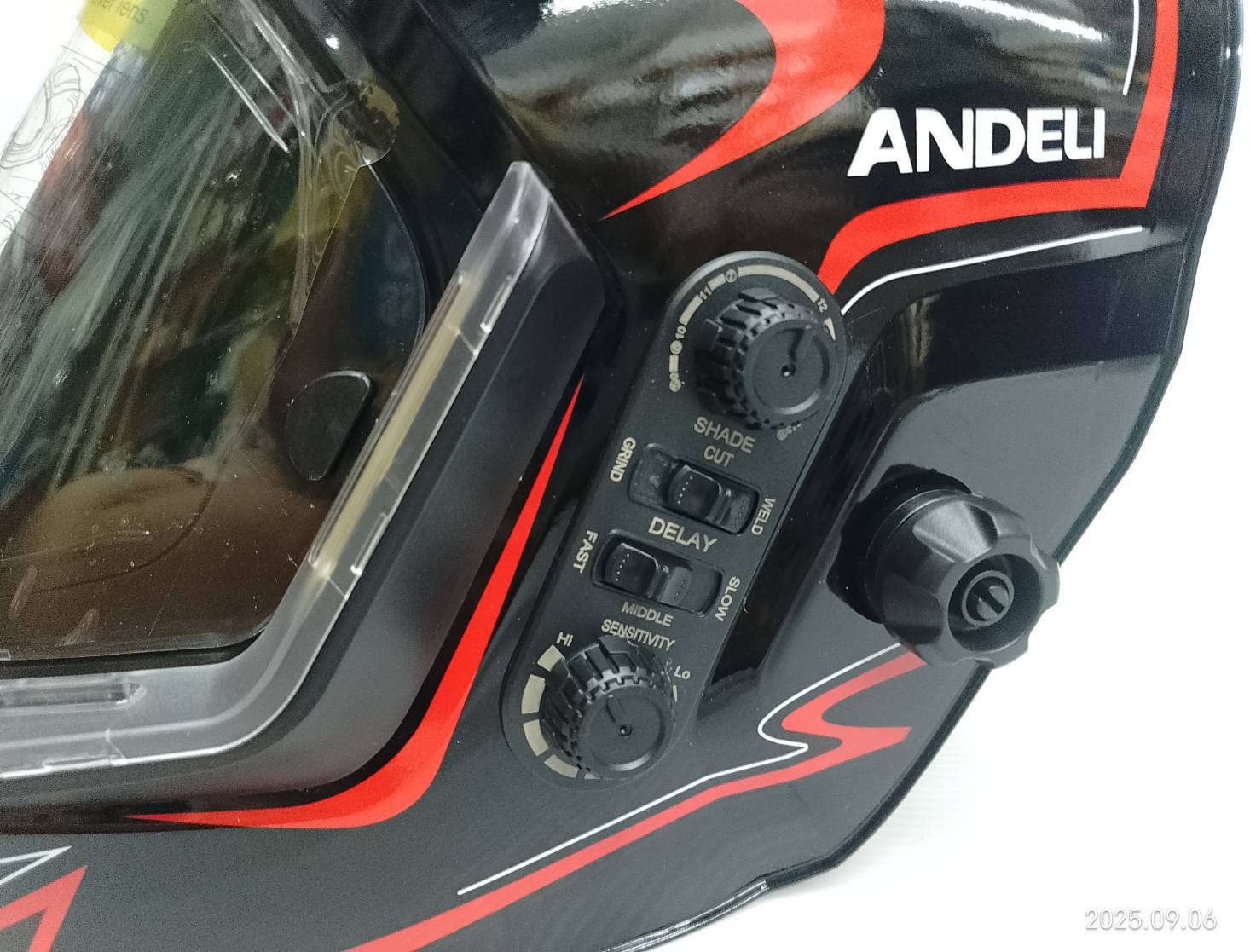 ANDELI หน้ากากเชื่อมอัตโนมัติ ให้สีจริง ปรับเฉดได้ พร้อมไฟ LED ทันสมัยแบตเตอรี่ชาร์จไฟได้ MONER-950L 142-1031