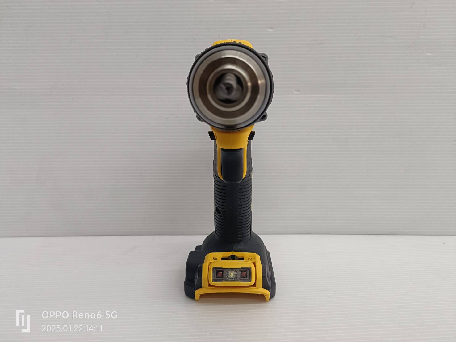 DEWALT สว่านกระแทกไร้สาย 20V DCD806N-B1 (ตัวเปล่า)
