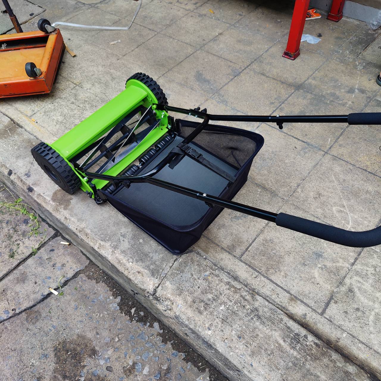 รถเข็นตัดหญ้าชนิดใช้แรงคน GRASSER54