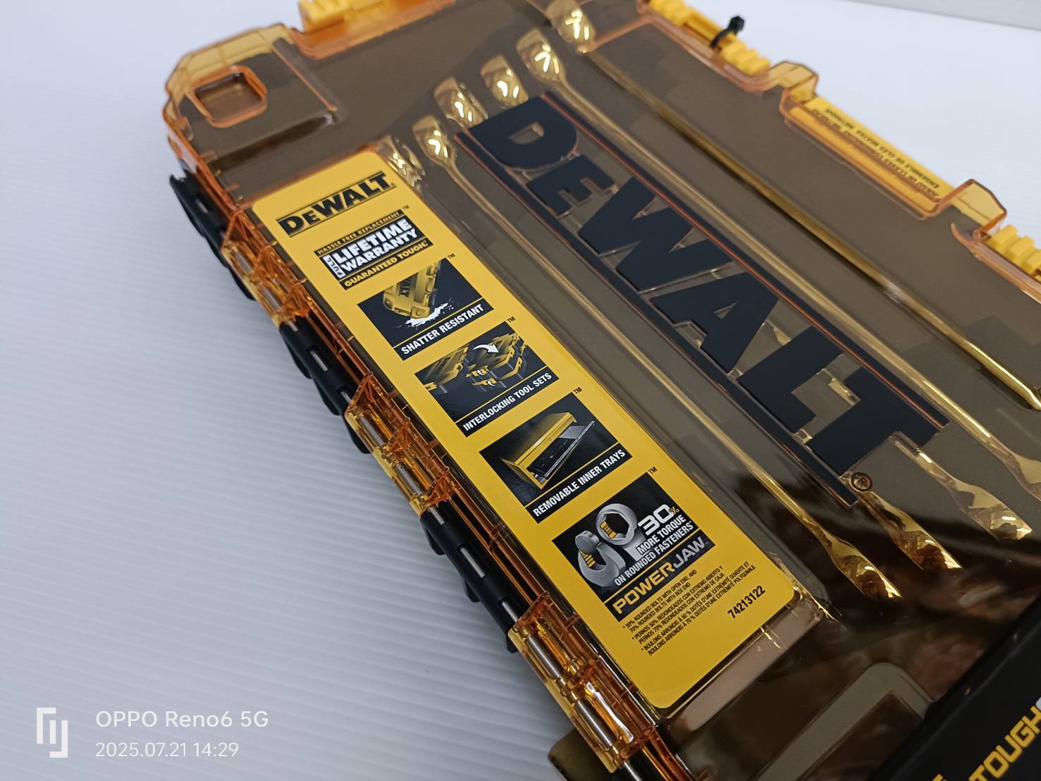 DEWALT ชุดประแจแหวนข้างฯ 8 ชิ้น 10-17 มม. รุ่น DWMT45426 กล่องใส มุมเอียง 15 องศา