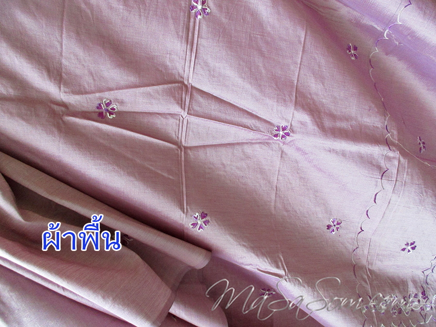 ผ้าถุงผ้าไหมปักดิ้น B4