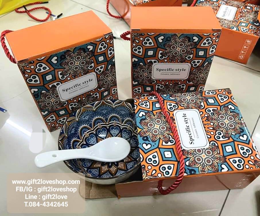 ชามขนาด 4.5 นิ้ว พร้อมช้อนเซรามิค และกล่องหิ้ว