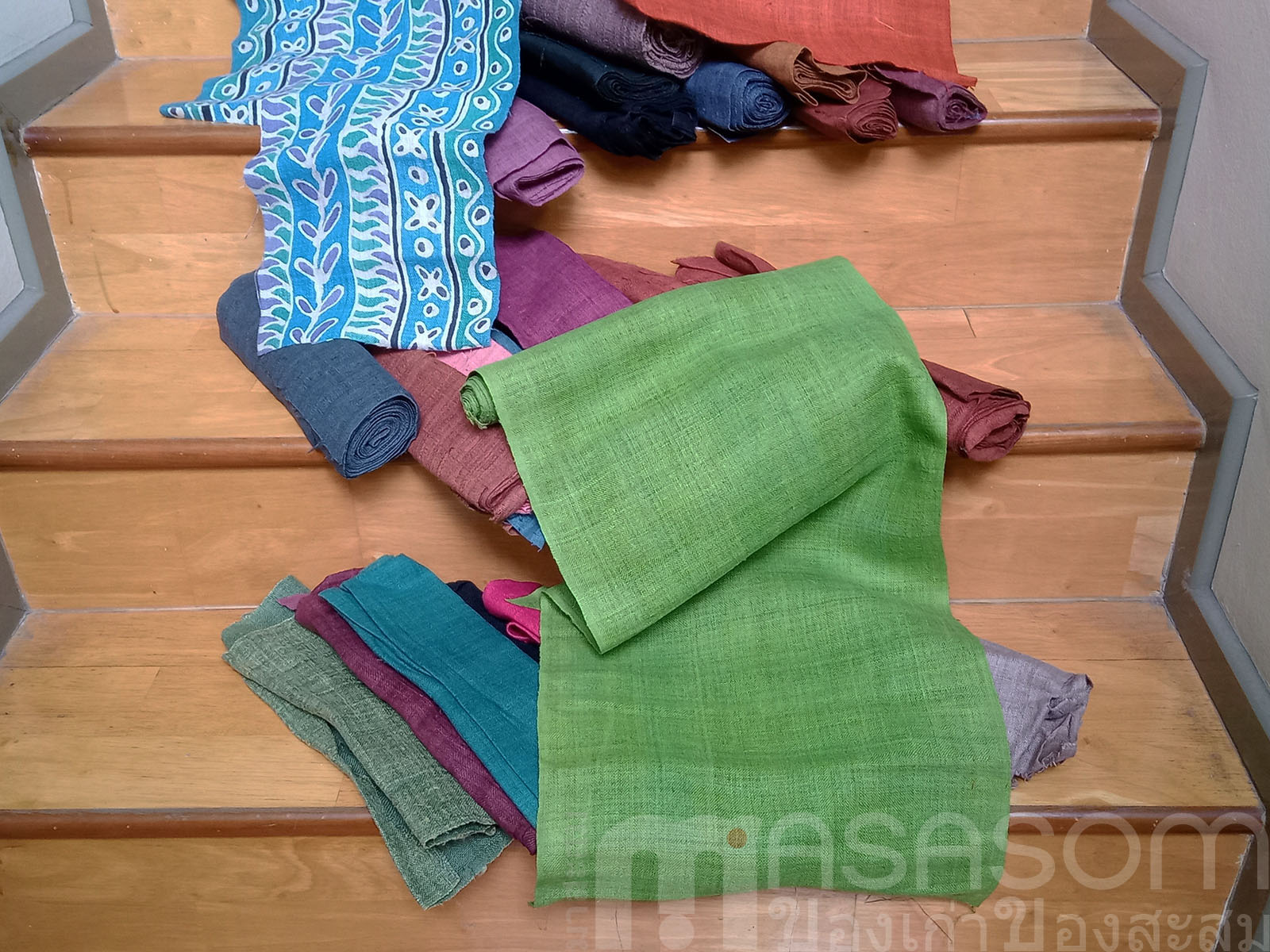 ผ้าใยกัญชงทอมือย้อมสีคละขนาด
