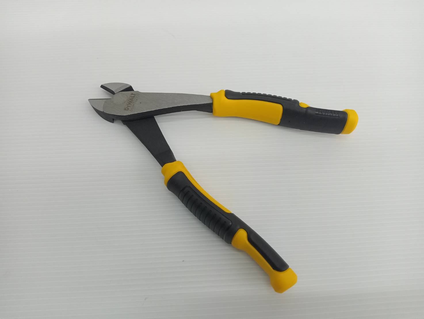 DEWALT รุ่น DWHT82797-0 คีมตัด DEWALT ขนาด 200 มม.