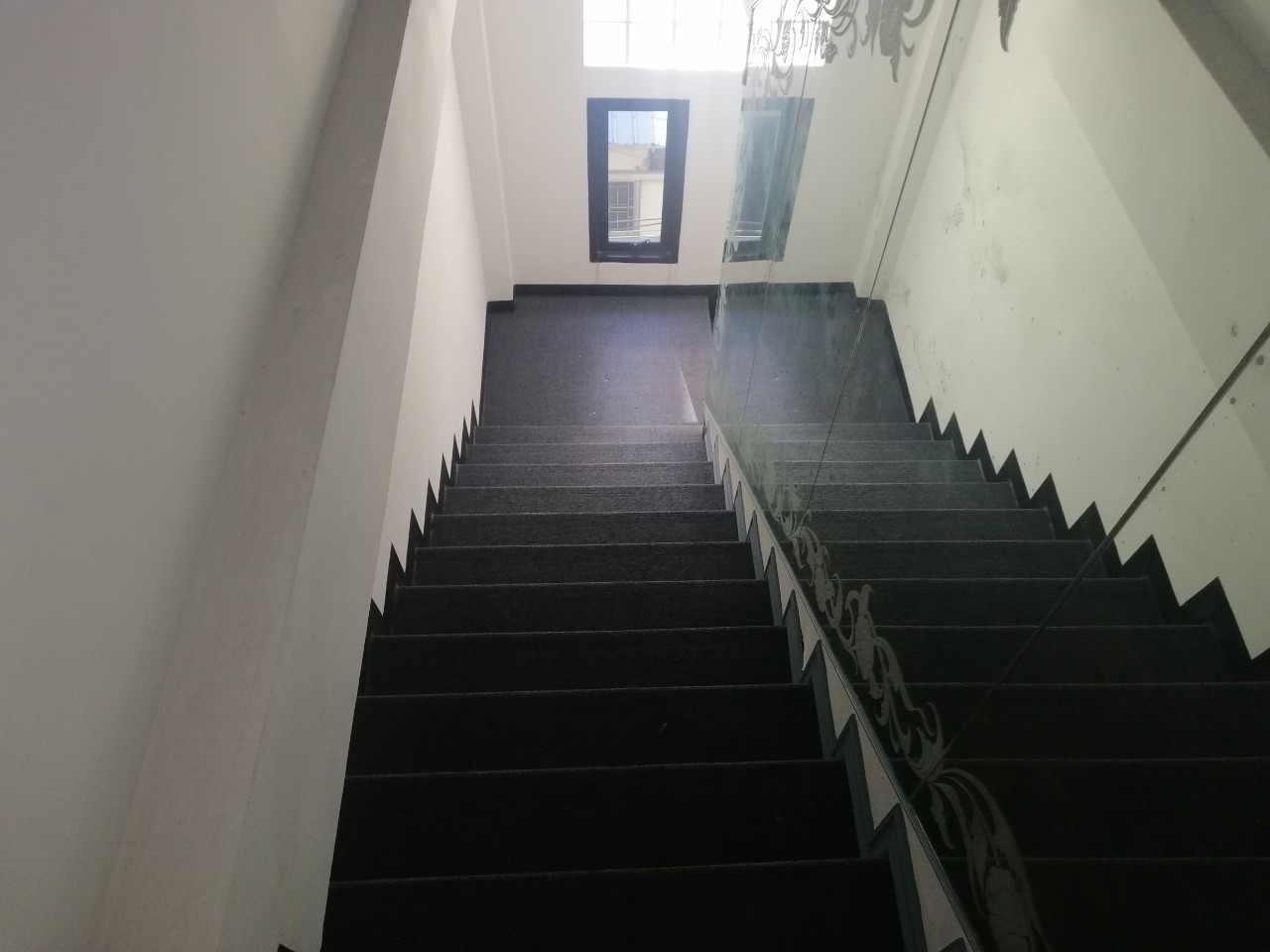 H1144 ให้เช่าอาคารพาณิชย์ 78 ตร.วา 5ชั้น ตกแต่งแล้ว อยู่ถนนบรมราชชนนี ตรงข้ามโลตัสปิ่นเกล้า ใกล้เซ็นทรัลปิ่นเกล้า เหมาะทำคลินิก สถานเสริมความงาม โชว์รูมสินค้า ออฟฟิศ มีที่จอดรถ 7-10คัน