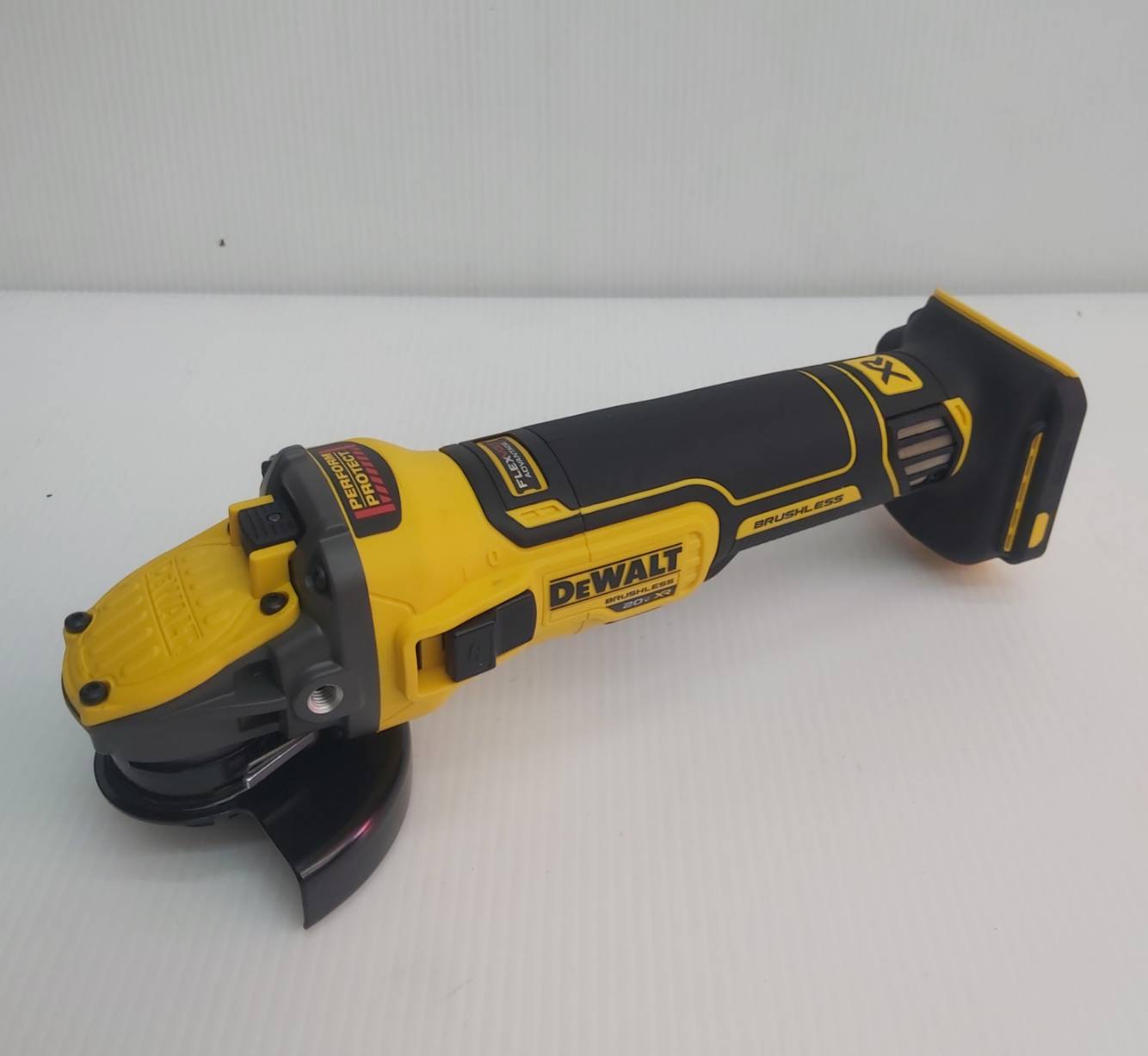 คอมโบ้ชุดสว่านไร้สาย20V (DCD805+DCG409) DCK2216P2T DEWALT